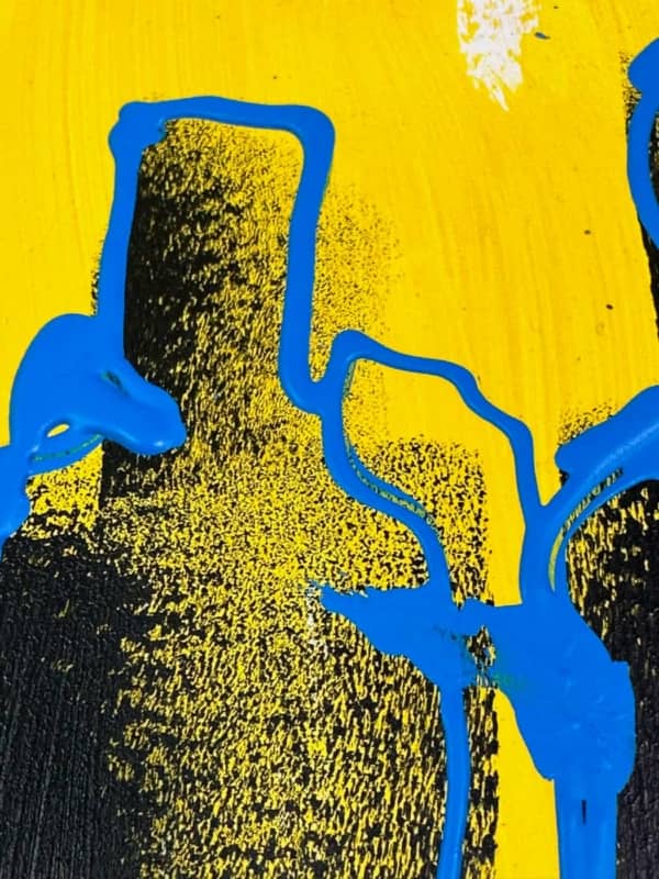 Yellow Sketch - detail met blauw en geel